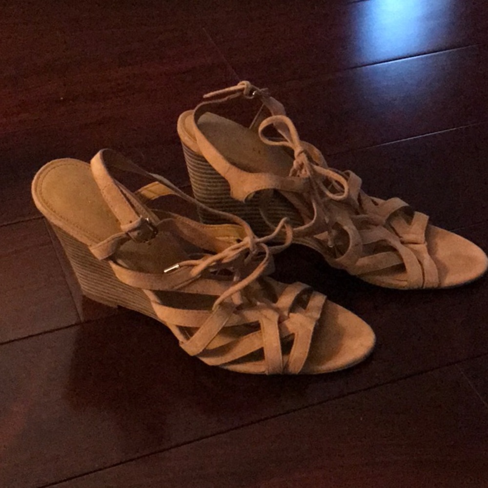 Shoes - Picture 2 of 4